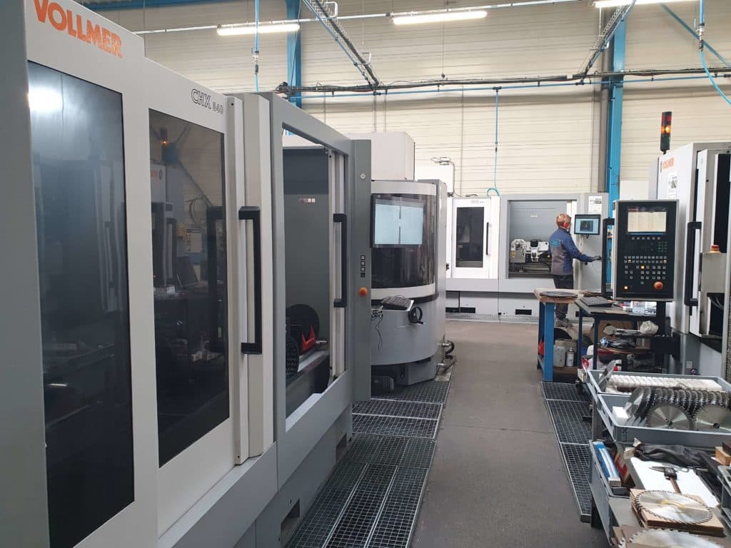 VOLLMER CS 860 — affûteuse à commande numérique et chargement robotisé